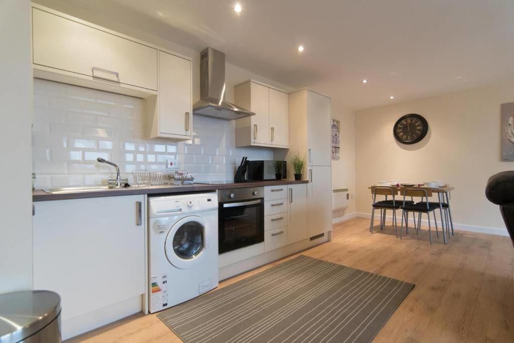 Executive 2 Bed 2 Bath - Free Parking Leilighet Glasgow Eksteriør bilde